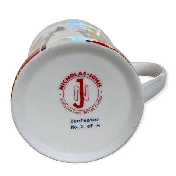 Nicholas-John Beefeater No. 2 of 8 English Fine Bone China Mug - Picture 3 of 5